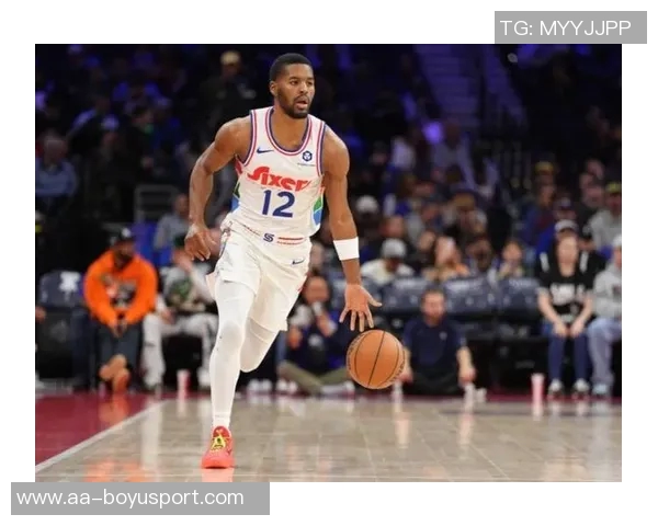 曾凡博防守贾里德巴特勒失误被罚犯规瞬间回顾