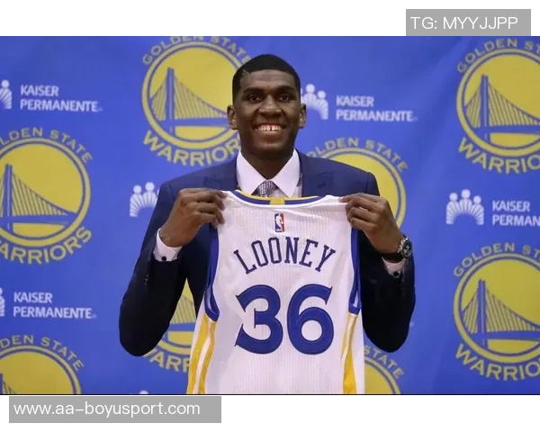 卢尼半场表现出色高效6中4贡献8分3篮板2助攻依然是卢姥爷