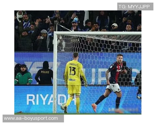 国米主场球迷为J马丁内斯加油助威助其走出车祸阴影重返赛场