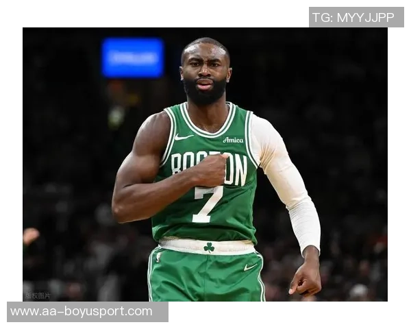 前NBA球员质疑布朗何时能获得认可50分双料MVP带领残阵绿军排第三 前NBA球员质疑布朗何时能获得认可50分双料MVP带领残阵绿军排第三