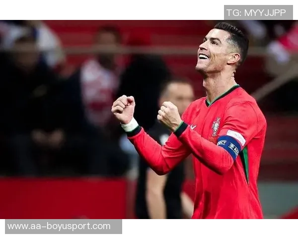 C罗荣获葡萄牙环球声望奖赞誉其辉煌职业生涯成就 C罗荣获葡萄牙环球声望奖赞誉其辉煌职业生涯成就