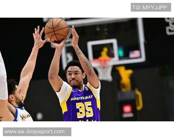 特纳高效表现助力球队15投9中斩获24分8篮板正负值全队最高