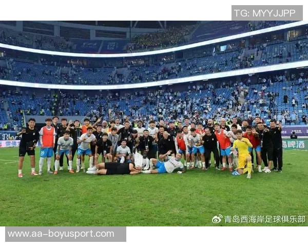 大连英博主场落后青岛西海岸阿齐兹精彩进球助队领先 大连英博主场落后青岛西海岸阿齐兹精彩进球助队领先